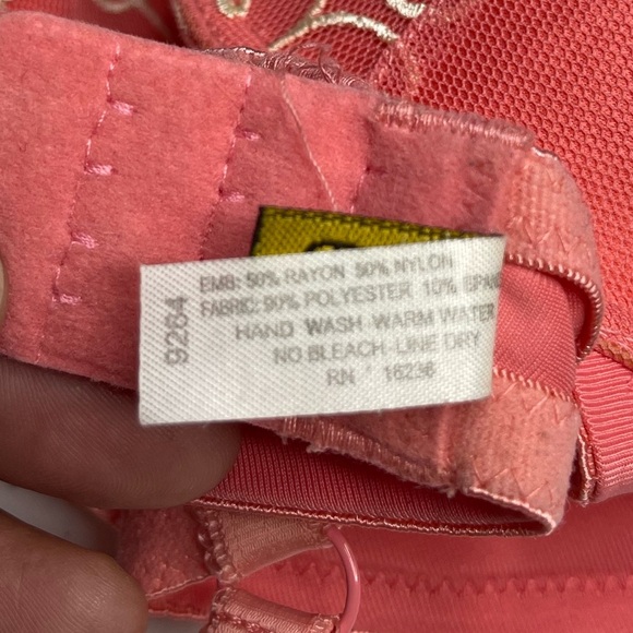 QT VNTG lace floral embroidered peach colored padded bra 36C pinup/rockabilly - Picture 6 of 7